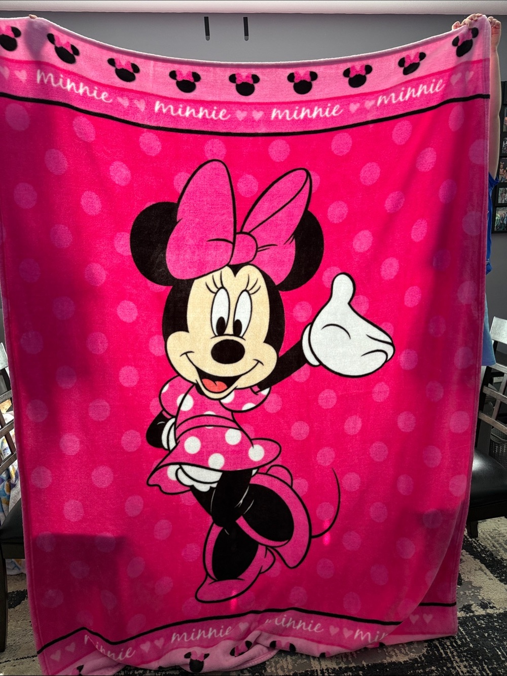 Disney Minnie Mouse Pink Plush Throw Blanket
